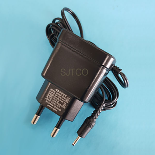 [오늘출발]국산 어댑터/ 코원 A2/A3/M3/X5/P5/Q5/O2용 가정용 충전기 아답터/ 5V 2A/ 아답타