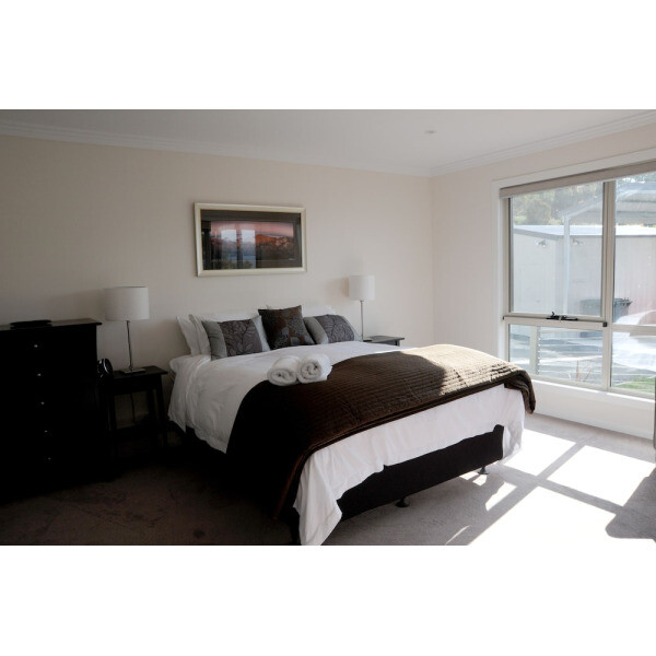 | Brooks Bay | 에스퍼란스 랜딩  이센셜리 태즈