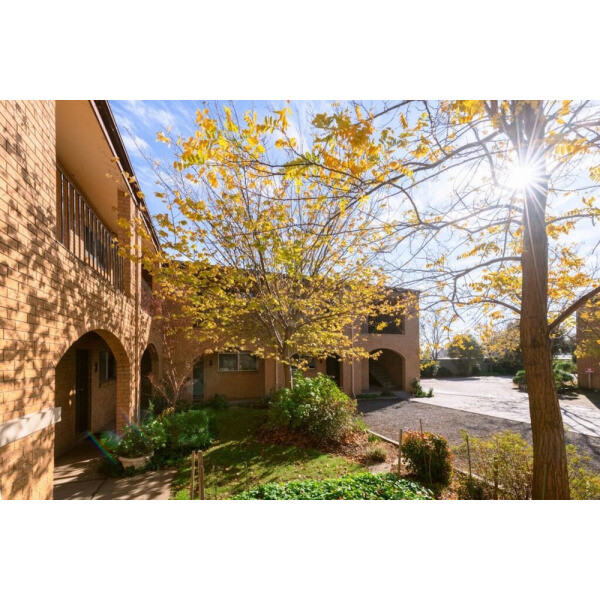 | Colac | 콜락 미드 시티 모터 인