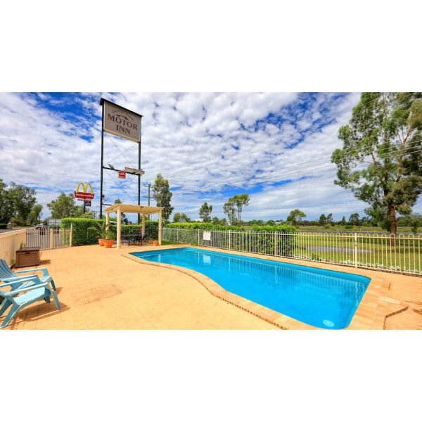 | Goondiwindi | 컨트리 로드 모터 인 군두윈디