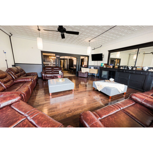 파크 프라이빗 야드  파킹 니아가라 폭포  카지노 근처의 퍼브