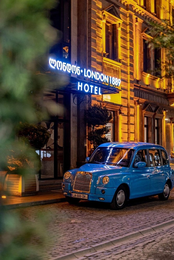 | Batumi | 호텔 런던 1889  카지노