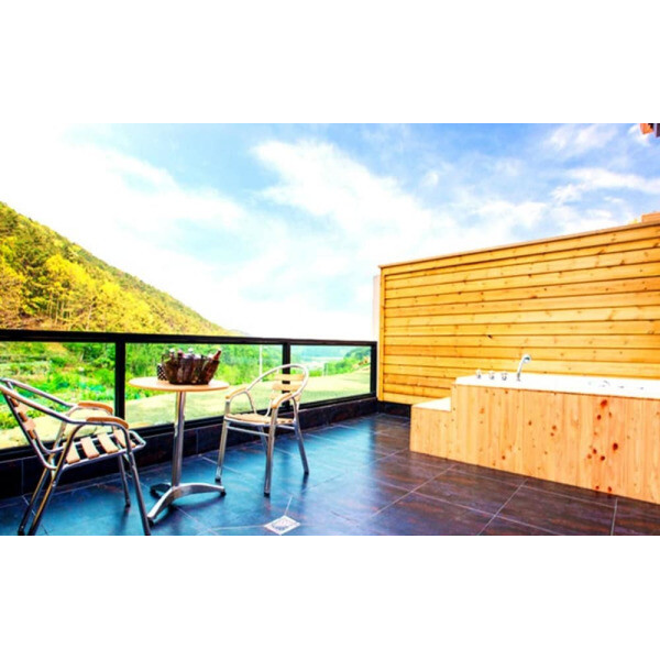 | Tongyeong | 통영 휴스파펜션