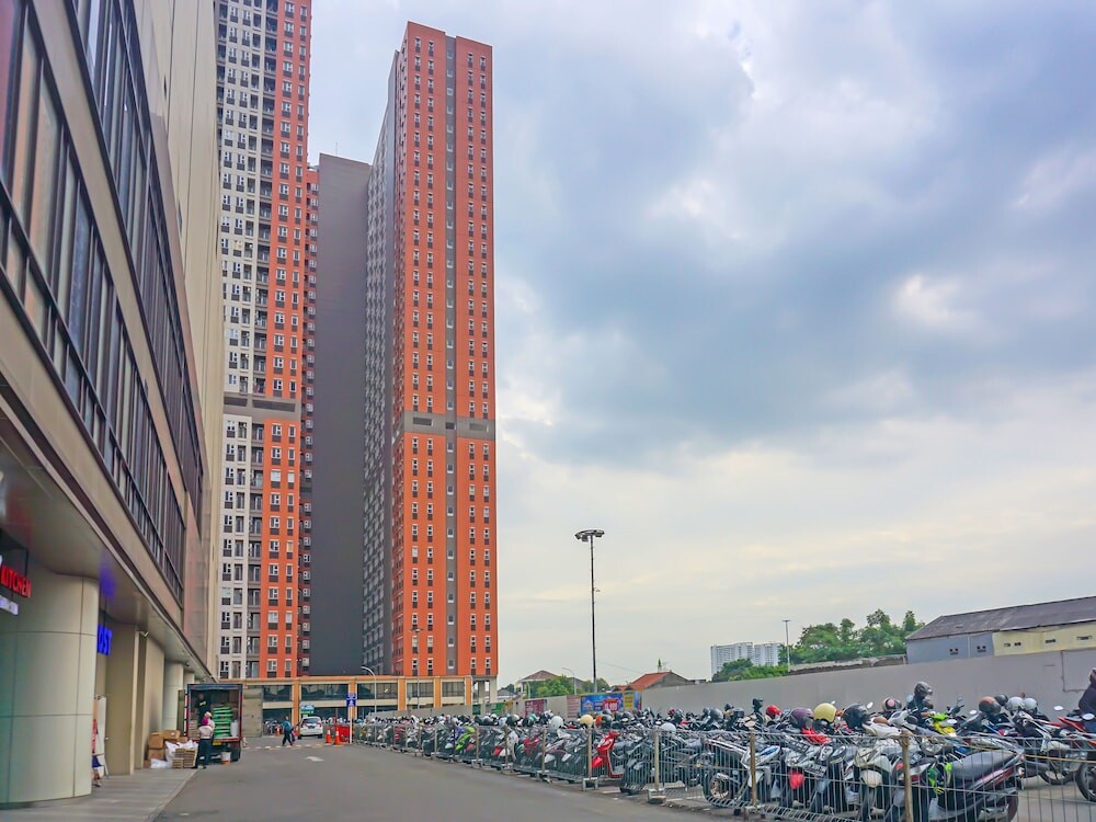 | Bekasi | OYO 92245 포춘 88 트랜스 파크 주안다