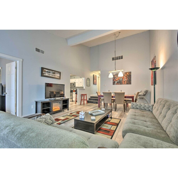 | Mount Pocono | Mt 에어리 카지노 근처의 발코니가 있는 마운트 포코노 콘도