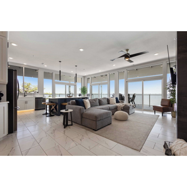 | Watertown | 물가의 와터타운 콘도 경치 좋은 전망