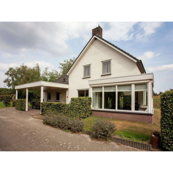 마제스틱  라르제 홀리데이 홈 너 렌드 로카드 베트윈 메도   포레스트