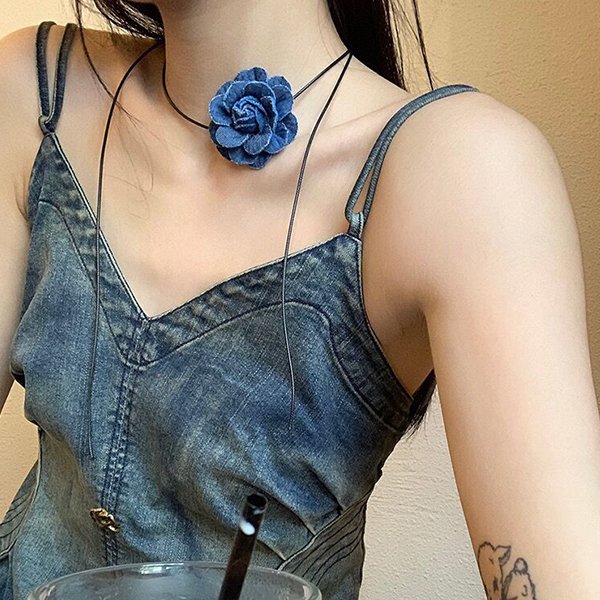 홀리지 르라벳 플라워 코사지 포인트 끈 초커 줄 목걸이