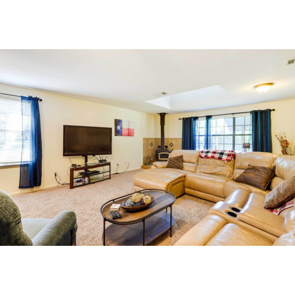 | Pottsboro | Pottsboro Getaway w/ Fire Pit: Escape to the Lake