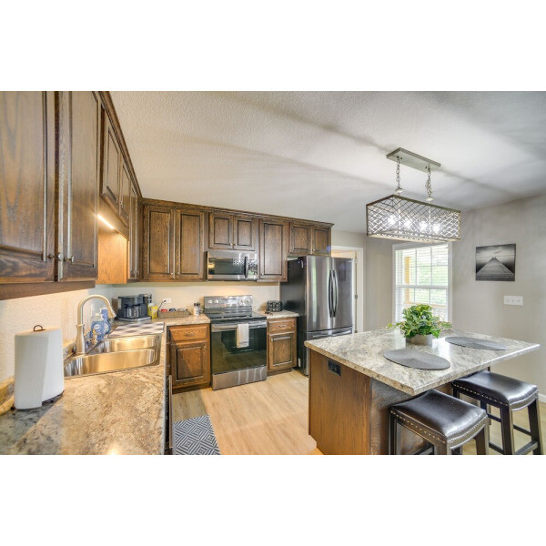 | Langston | 레이크 건터스빌 휴가 렌탈 w/ 화덕