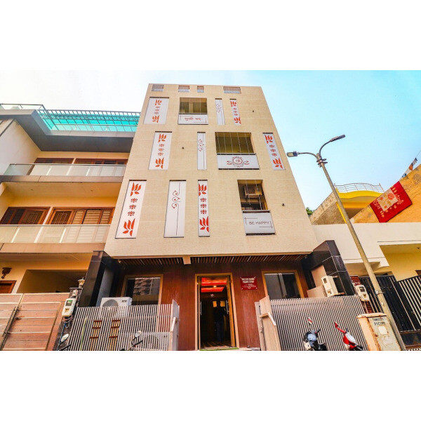 | Agra | 패브호텔 비 해피