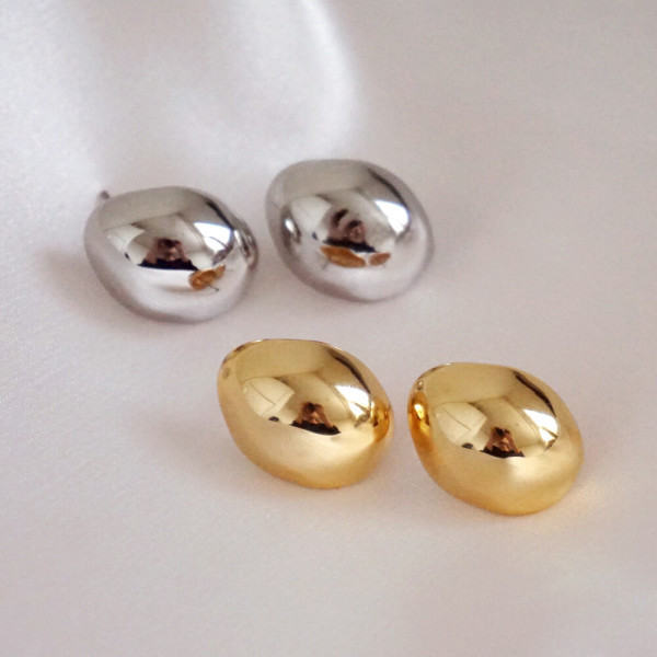 [오늘출발] 내추럴 에그 왕볼 빅볼 미러 귀걸이 이태원클라쓰 권나라 강한나 송혜교 최은경 기은세 친애하는 x 김유정