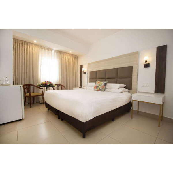 | Panama City | 라디슨 개인 회원인 호텔 파란다 익스프레스 솔로이와 카지노