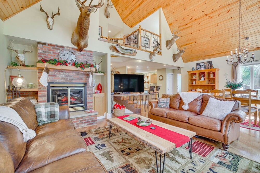 | Neillsville | 레이크프론트 닐스빌 홈 w/ 파이어 피트 게임 룸