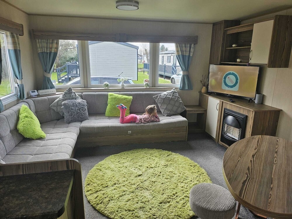 | Grimsby | 해변 근처 사랑스러운 3베드 카라반 5스타 리뷰