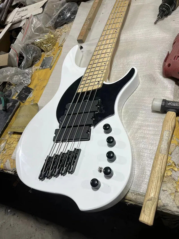 하이 퀄리티 5 스트링 일렉트릭 베이스 블랙 하드웨어 선풍기 프렛보드 액티브 전자 제품 맞춤형 무료 배송