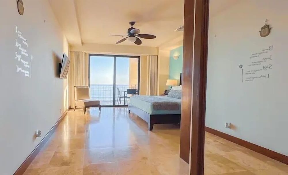 | Jaco | 크록스 카지노의 시뷰 오아시스 1BRSuite