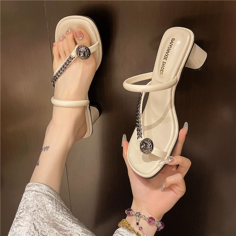 체인 장식 포인트 블록 힐 샌들 오피스룩 데일리룩 20대 데일리 슬리퍼 뮬 토오픈 심플