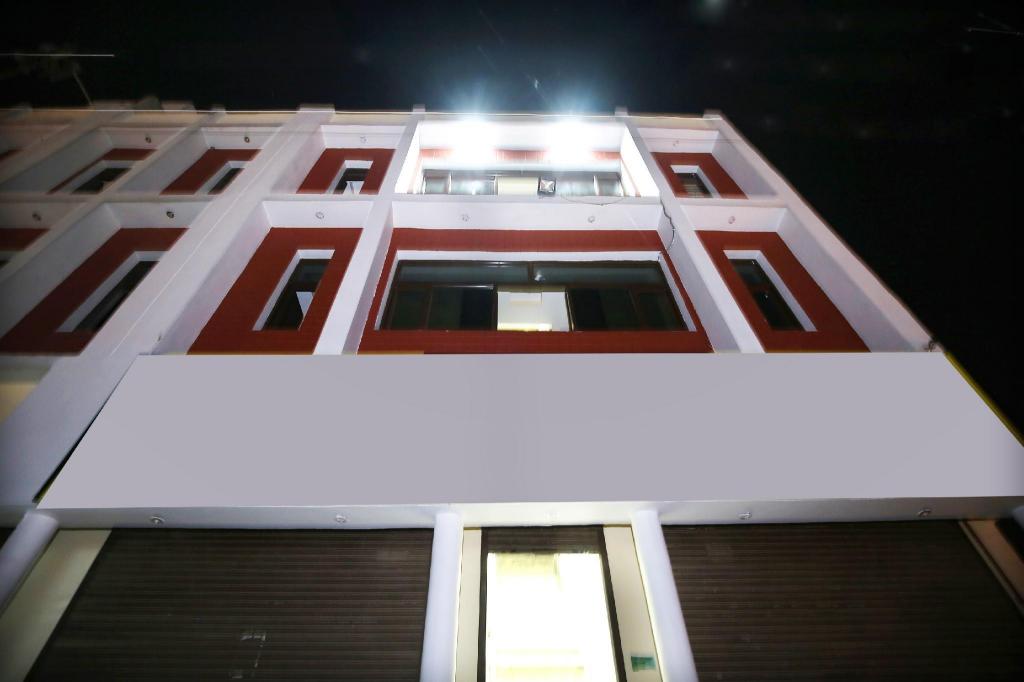 | Dera Bassi | 스팟 온 37378 호텔 사르타지 1