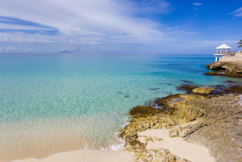 | Saint Martin | Sonesta Maho Beach Resort And Casino And Spa