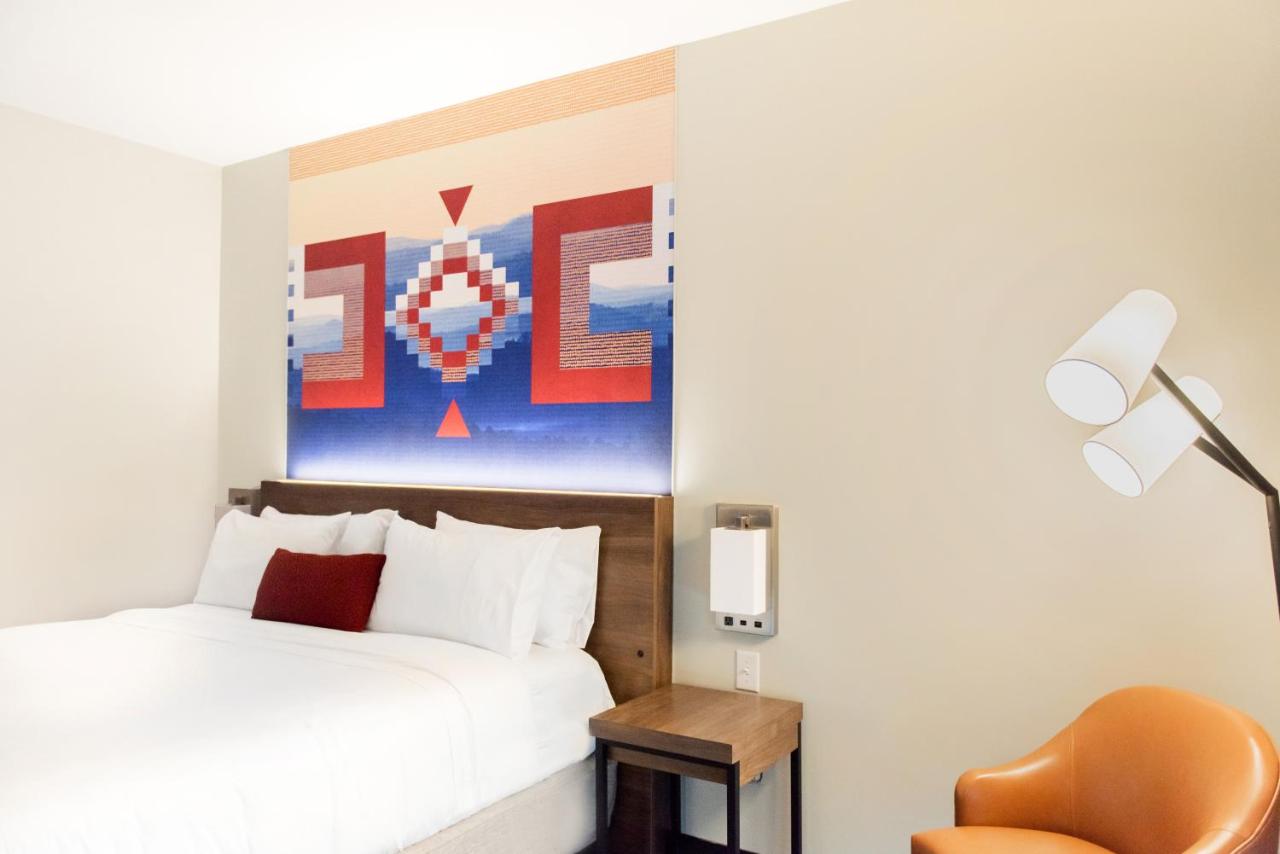 | Clinton (OK) | Lucky Star Casino Hotel  Convention Center