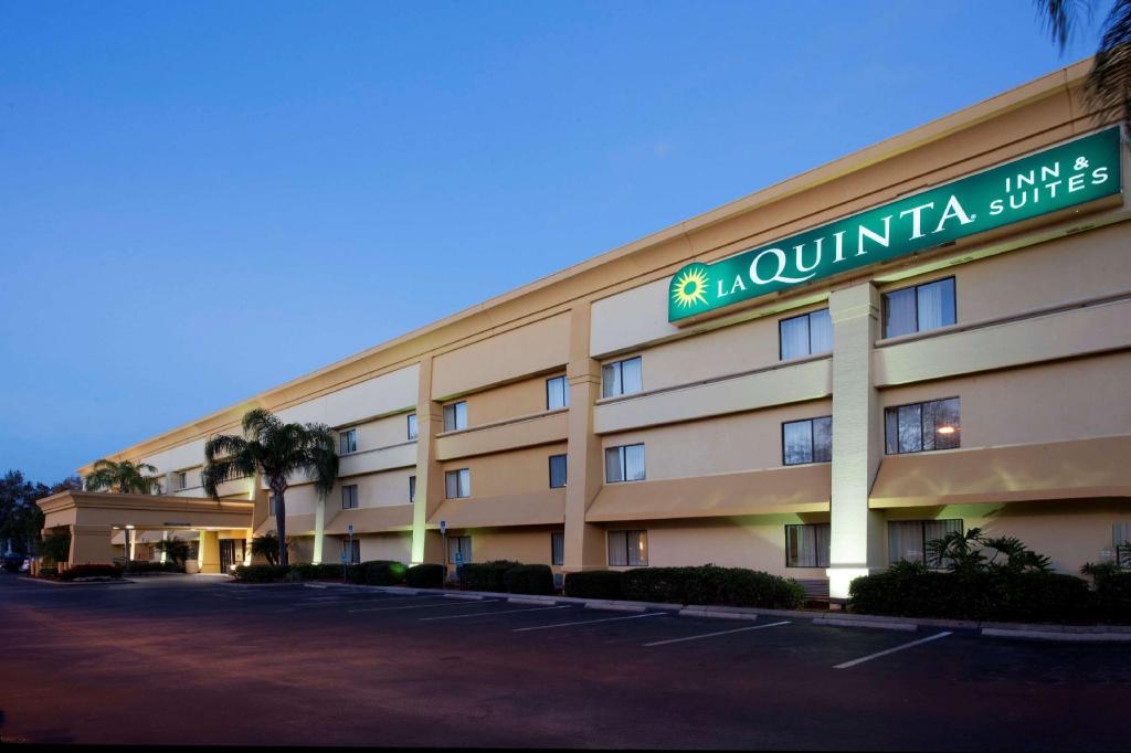 | Tampa (FL) | 라 퀸타 인 앤 스위트 바이 윈덤 탬파 페어그라운즈  카지노
