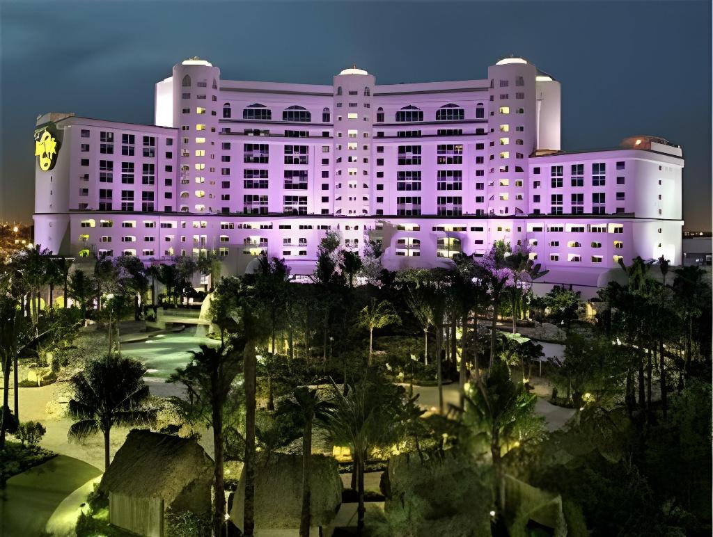 | Hollywood (FL) | Seminole Hard Rock Hotel  Casino Hollywood