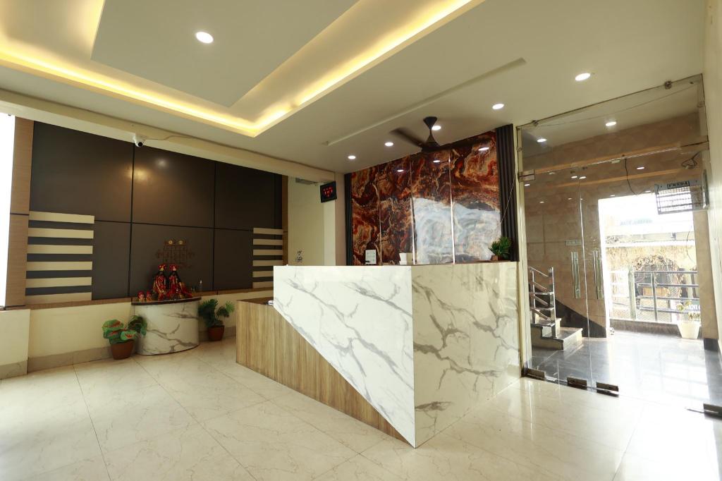 | Mathura | Silver Oaks Inn