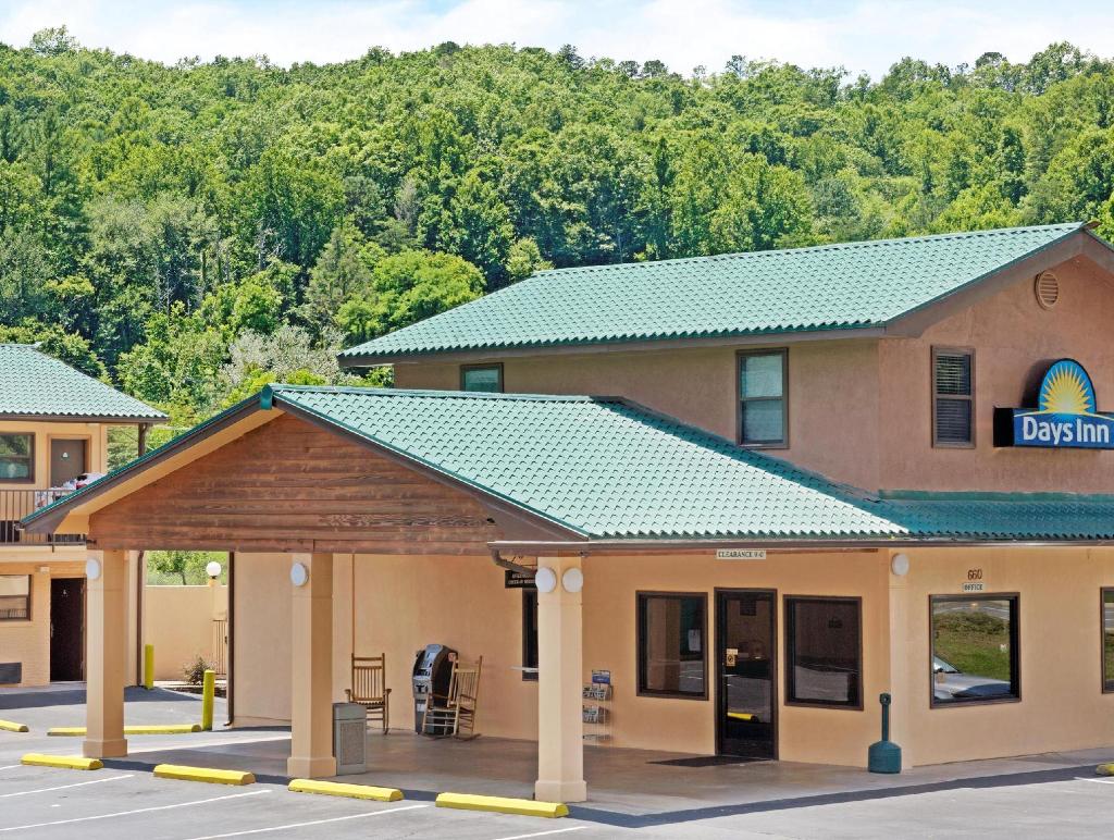 | Cherokee (NC) | 데이즈 인 바이 윈덤 체로키 니어 카지노