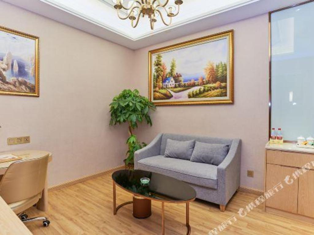 | Fuzhou | Vienna Hotel (Minhou University Town Boshihou)