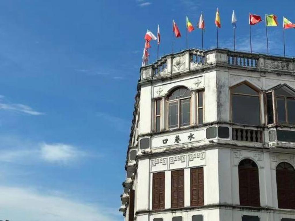 | Haikou | Xiyingmen Hotel (High Speed Rail Dongwuyue Plaz...