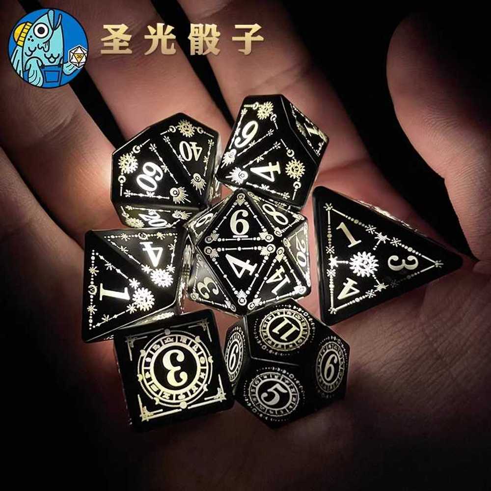 카지노 주사위 다이스 LED 아크릴 있도록 빛나는 세트 역할을 하는 테이블탑 던전 앤 할 수 드래곤이 주사