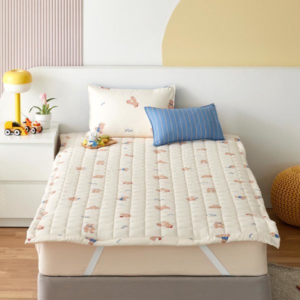 모던하우스 모던하우스 ON 마미허그 소프트워싱 플레이테디 4면 고정밴드가 있는 패드 115x205 베이지