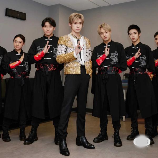 라틴댄스 남성 연습복 설룡음 중국풍 공연복 경축 드럼 공연 힙합 국조 의상 세트 무술복 재즈