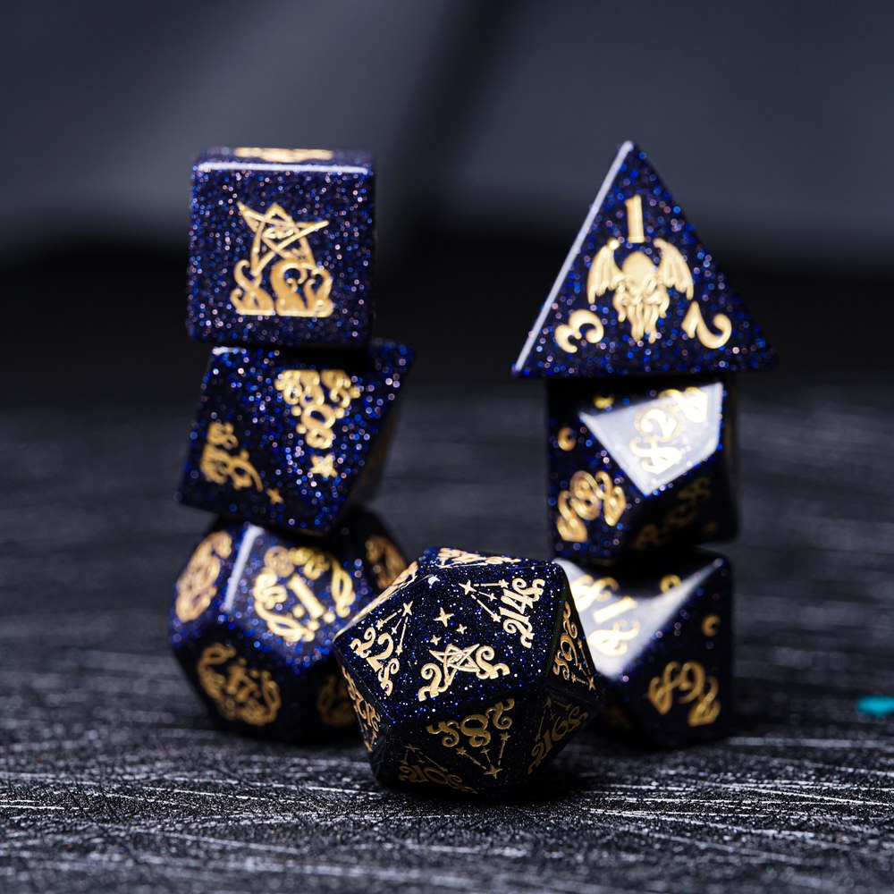 [오늘출발] 다면체 위 보드게임 파티 놀이 홀덤펍 손발 술게임 룰렛 10 응답 휴일