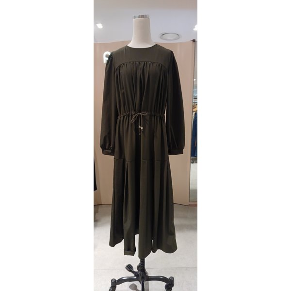 [신세계백화점]파프리카 (광주신세계)루미앤플로페미닌.라운드넥 허리 스트링 플리츠 원피스 SK3OP907J