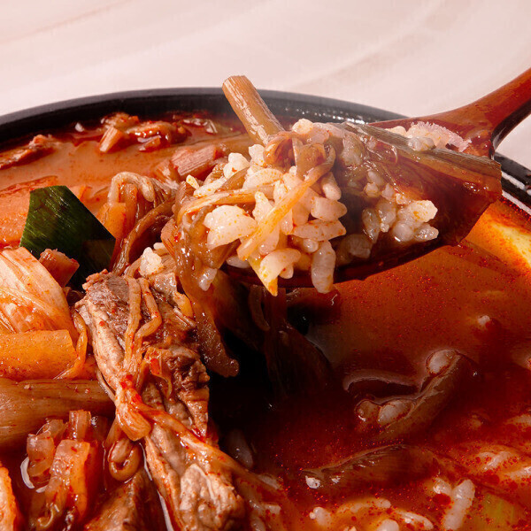 초원식품 경상도 장터국밥 바른육개장 600g x 2봉 / 2세트 구매시 3000원 추가할인 / 부드러운소고기