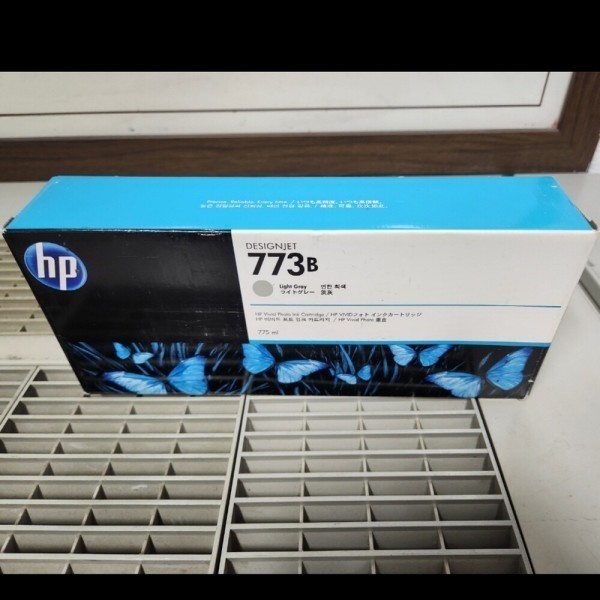[오늘출발] HP HP 773B 연한 회색 잉크 (C1Q36A/정품) 실사진 DESIGNJET Z6600 / Z6800 / Z6810 완박스 보증기간 21년7월