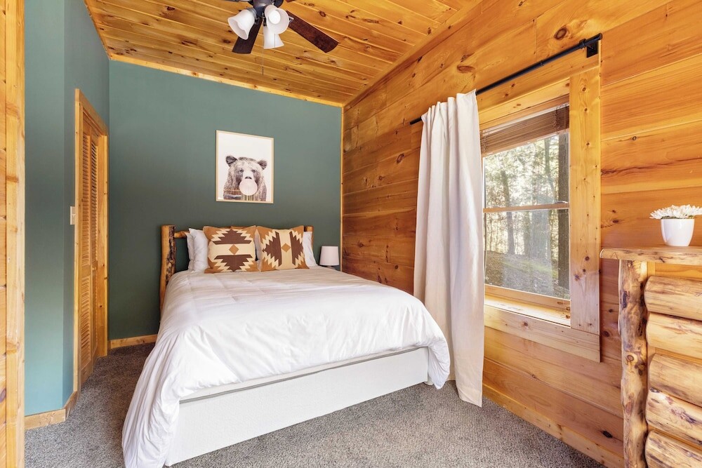 리디자인된 핫 터브 있음 파이어핏 있음 당구대 있음 피전 포지 리버벤드