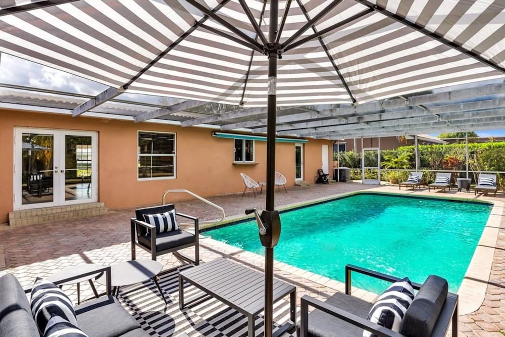 | Hollywood | 카사 나탈리아 3 베드룸 홈 수영장 있음 하드 록 카지노 근처