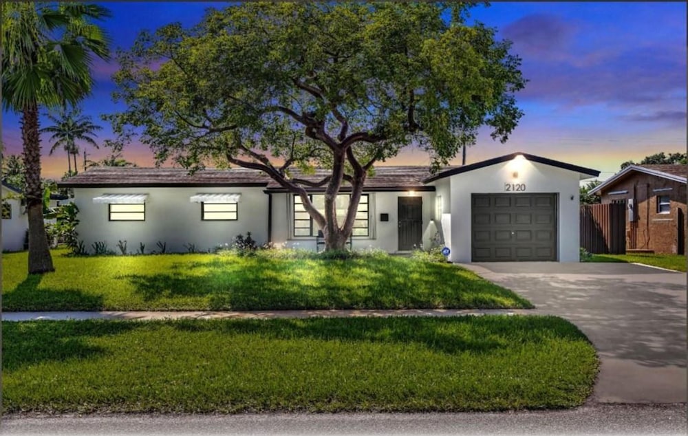 | Hollywood | 카사 마야 3 베드룸 홈 수영장 있음 하드 록 카지노 근처