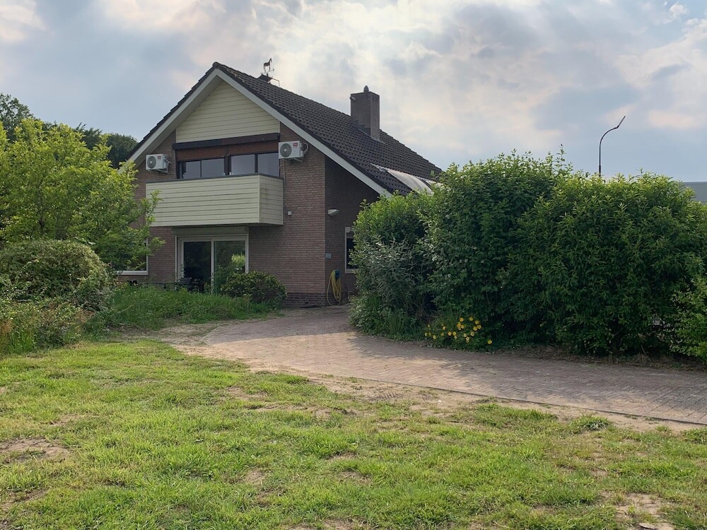 | Beek | 후이스 베르흐 성 근처 몽페를랑의 홀리데이 홈