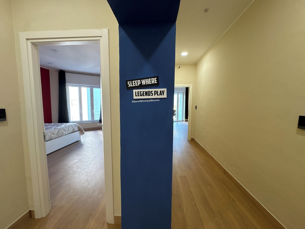 | Scafati | 제로18 폼페이 룸스