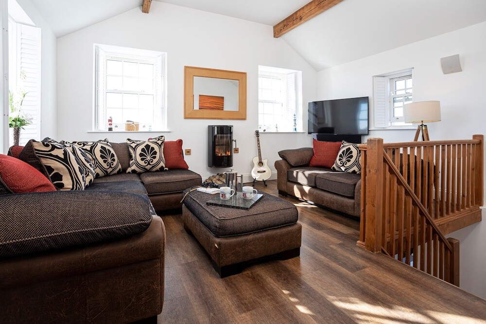 | Barrow-in-Furness | 사우스 월니 자연 보호구역의 코티지 보증금 없음