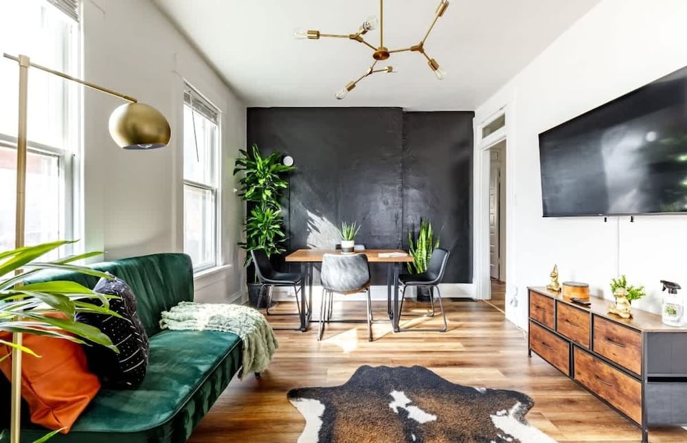 | Columbus | 쇼트 노스 컨벤션 반려동물 허용 무료 주차