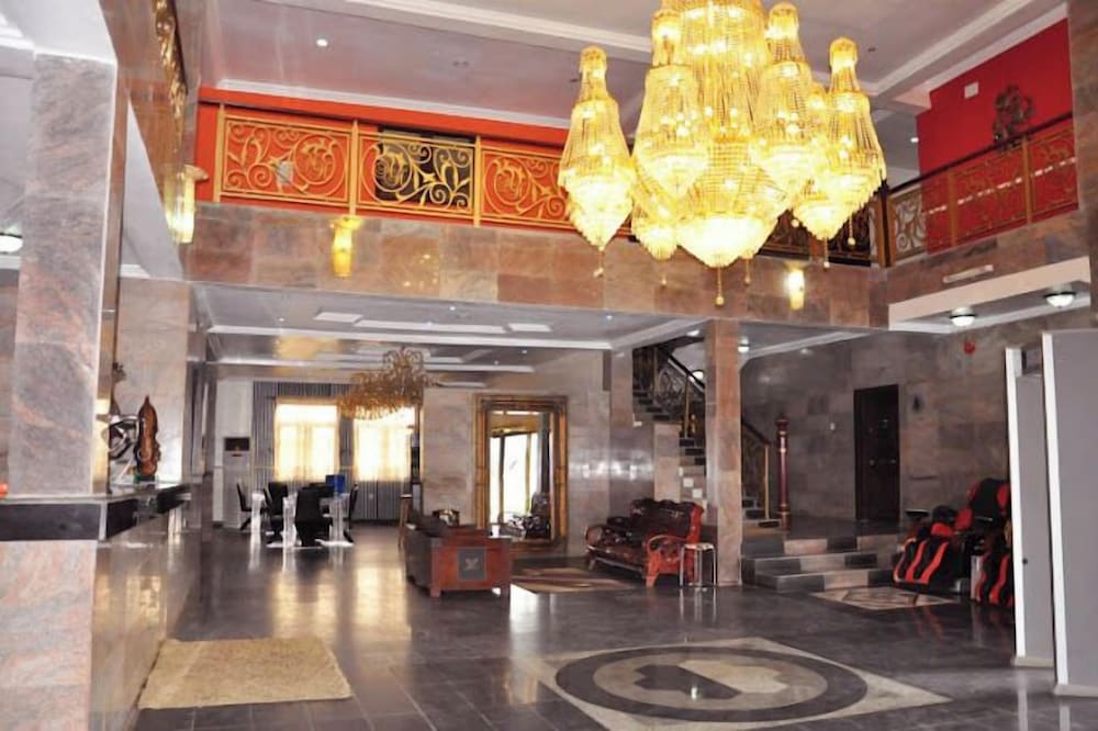 | Ado Ekiti | 미다스 호텔 앤드 아레나