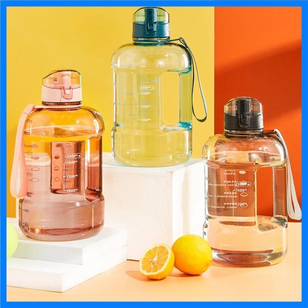 1.5L/2L BPA 무료 스포츠 병 주전자 1 갤런 대용량 Tritan 밀짚 음료 Waterbottle 컵 뜨거운