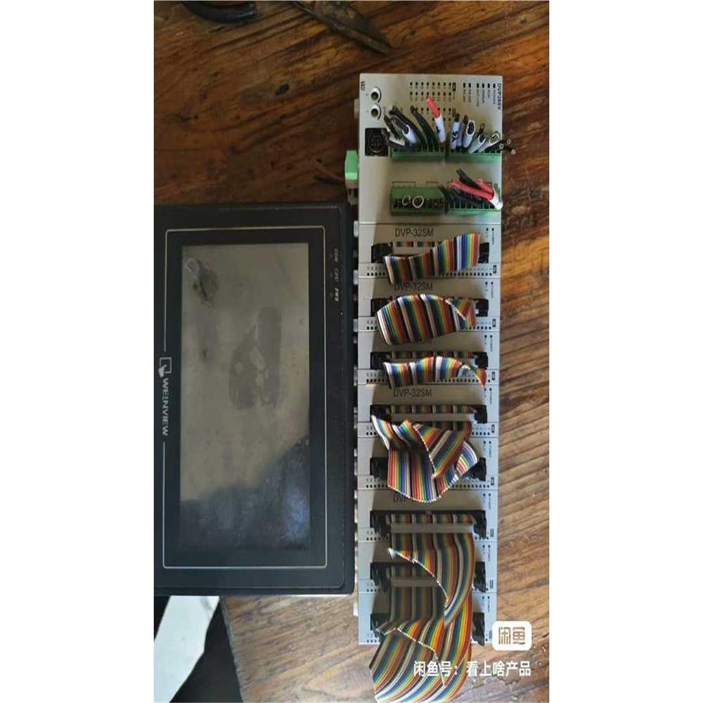 입찰하기 전에 Delta PLC DVP28SV11T2에 문의하세요. 8개의 모듈과 터치 스크린 보증금이 있습니다.