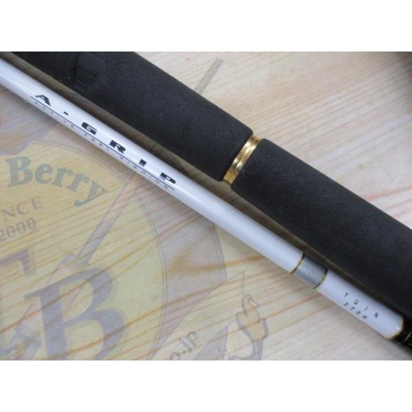 15584863 (중고) 다이와 A 그립 유윈 270H