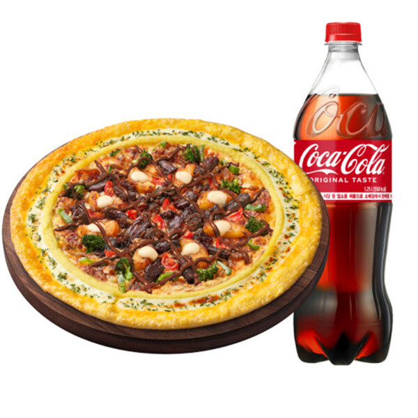 피자헛 블랙 BBQ 스테이크 뇨끼 리치골드L + 콜라 1.25L